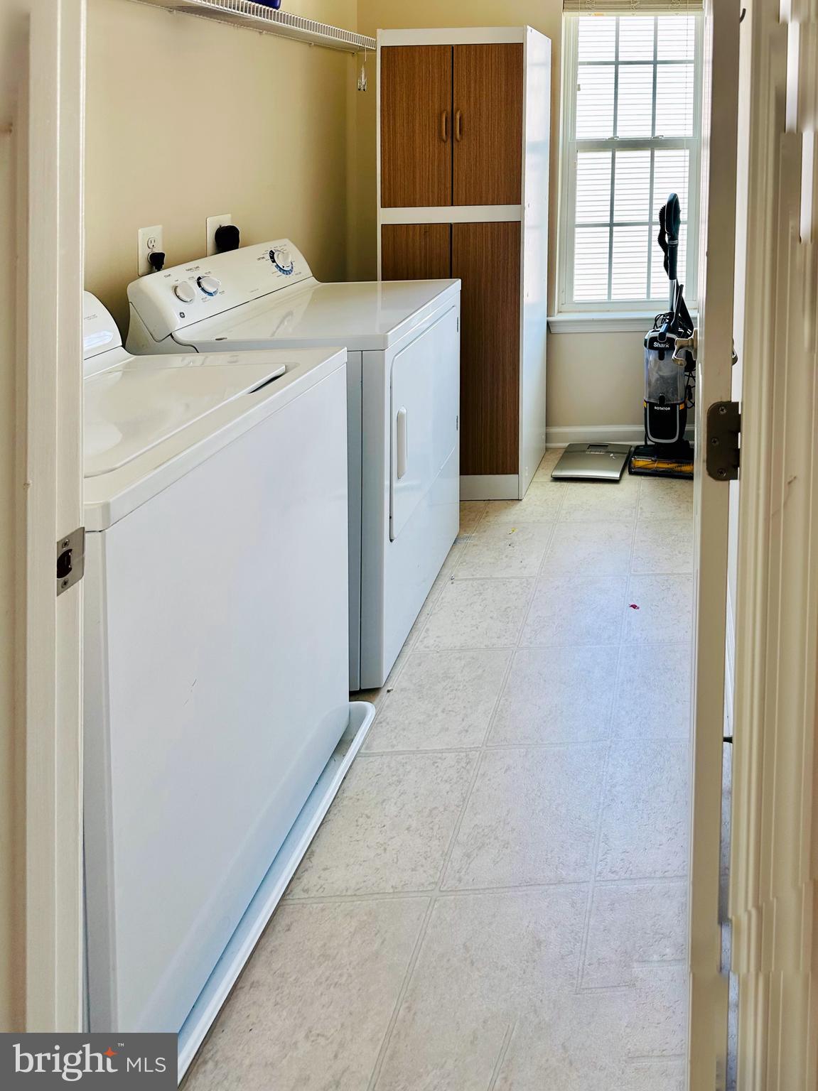 BROOKFIELD - Residential Lease