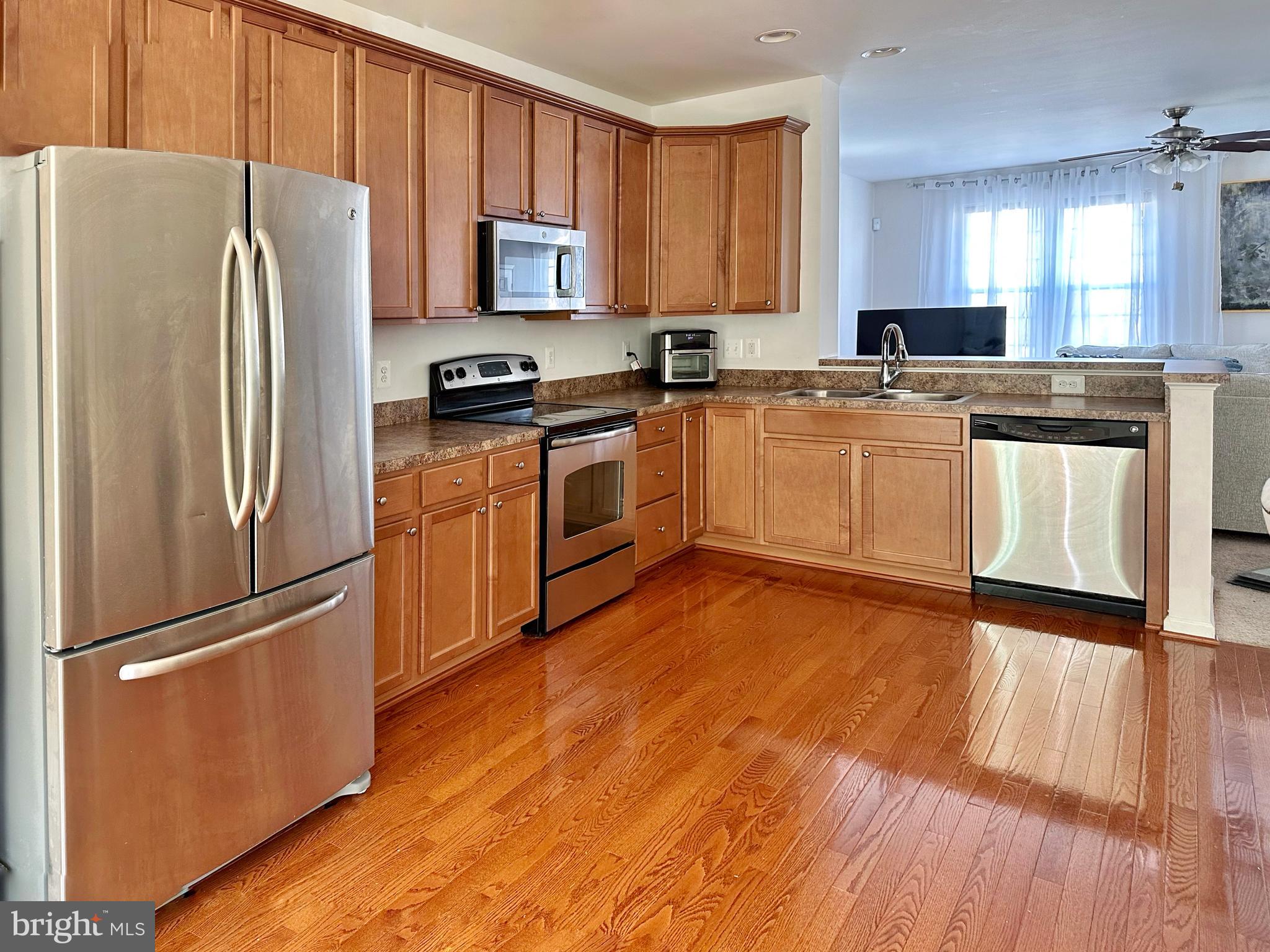 BROOKFIELD - Residential Lease