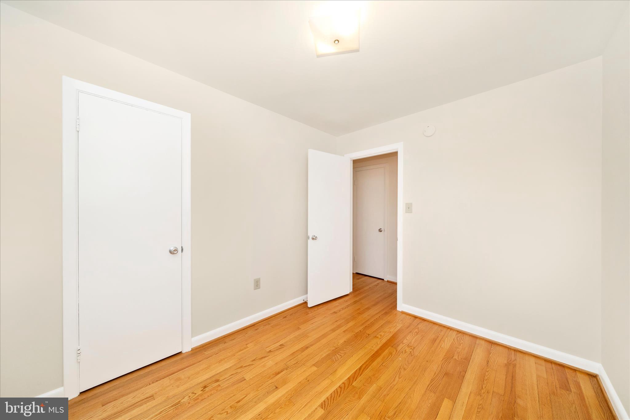 GLADE VILLAGE - Residential