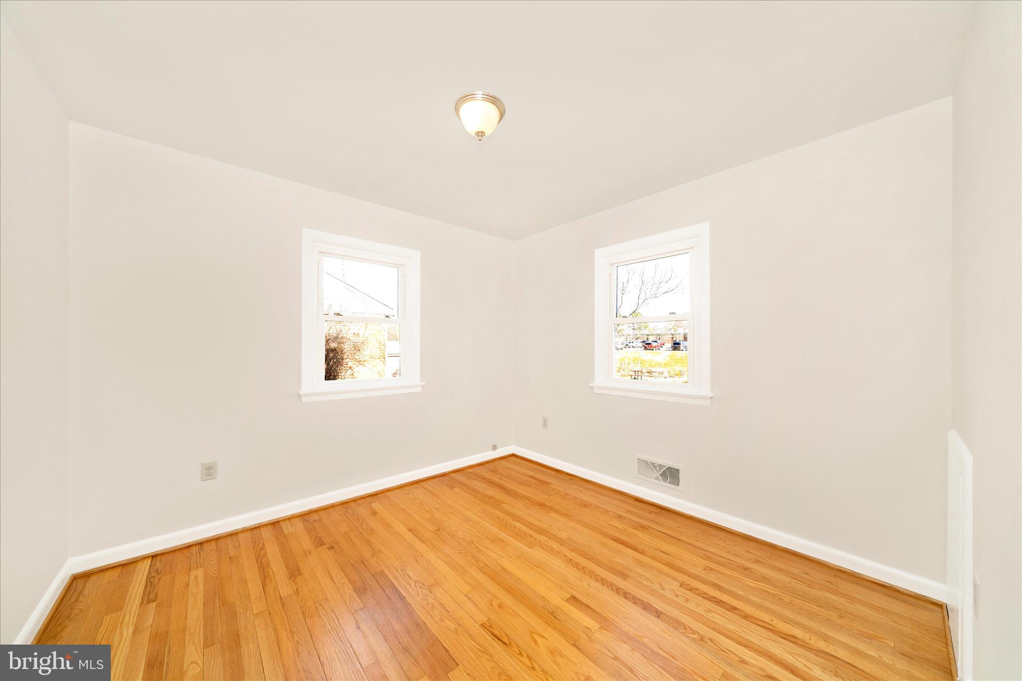 GLADE VILLAGE - Residential