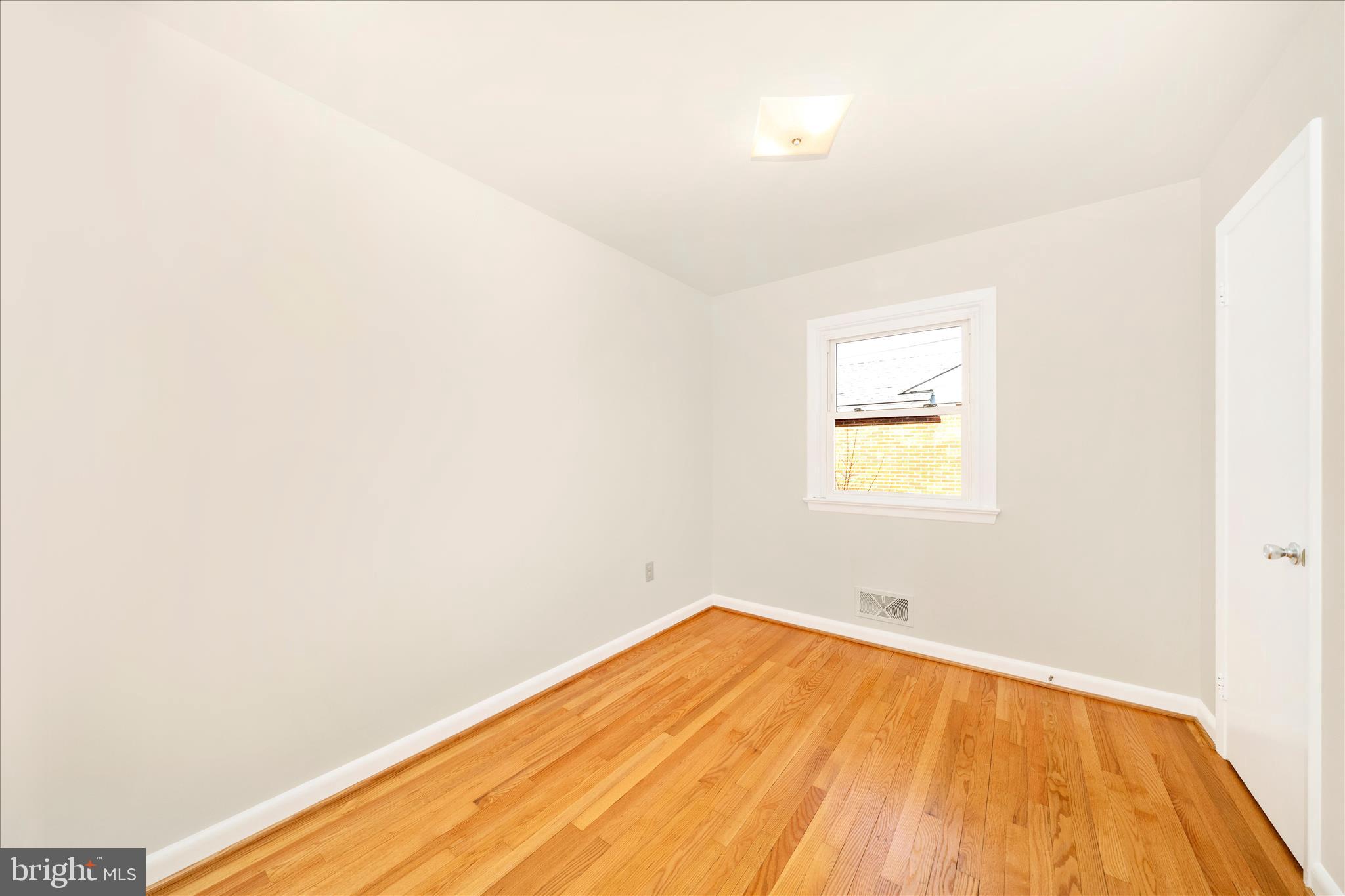 GLADE VILLAGE - Residential