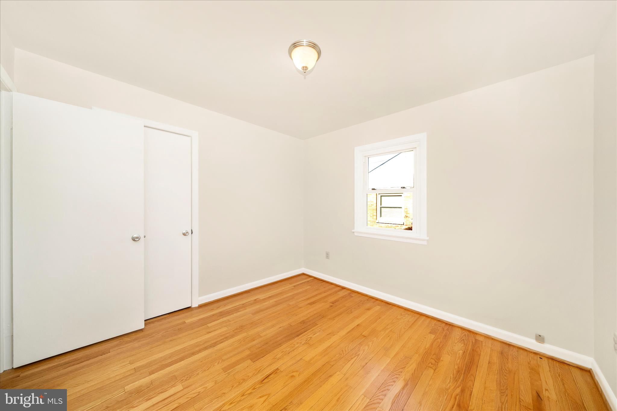 GLADE VILLAGE - Residential