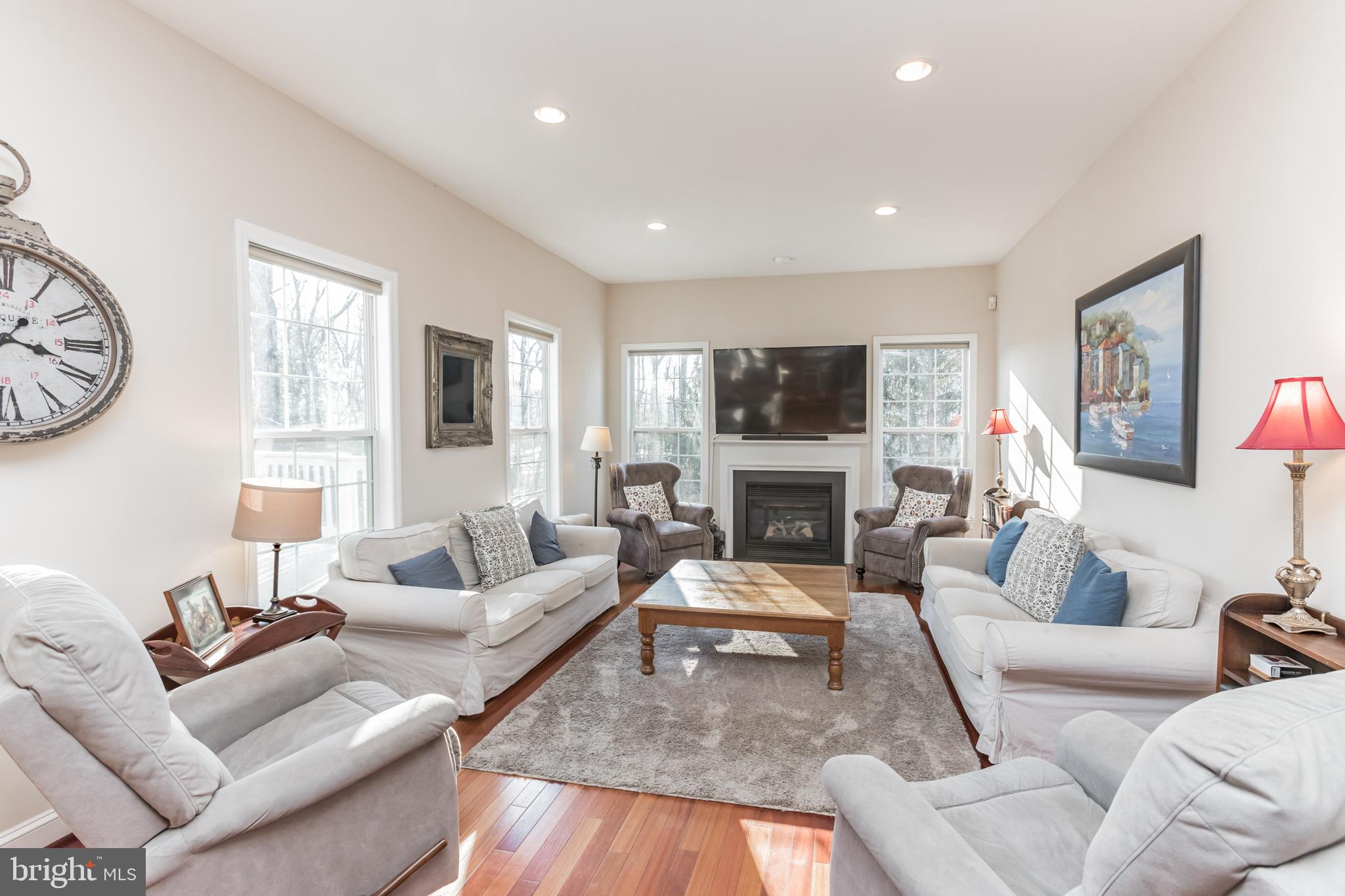 KINGS POINT - Residential