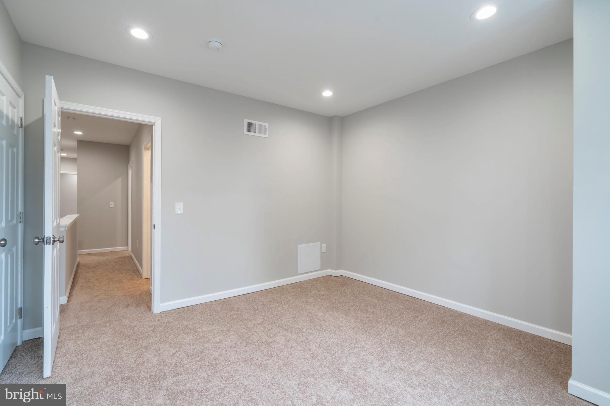 PHILADELPHIA (WEST) - Residential