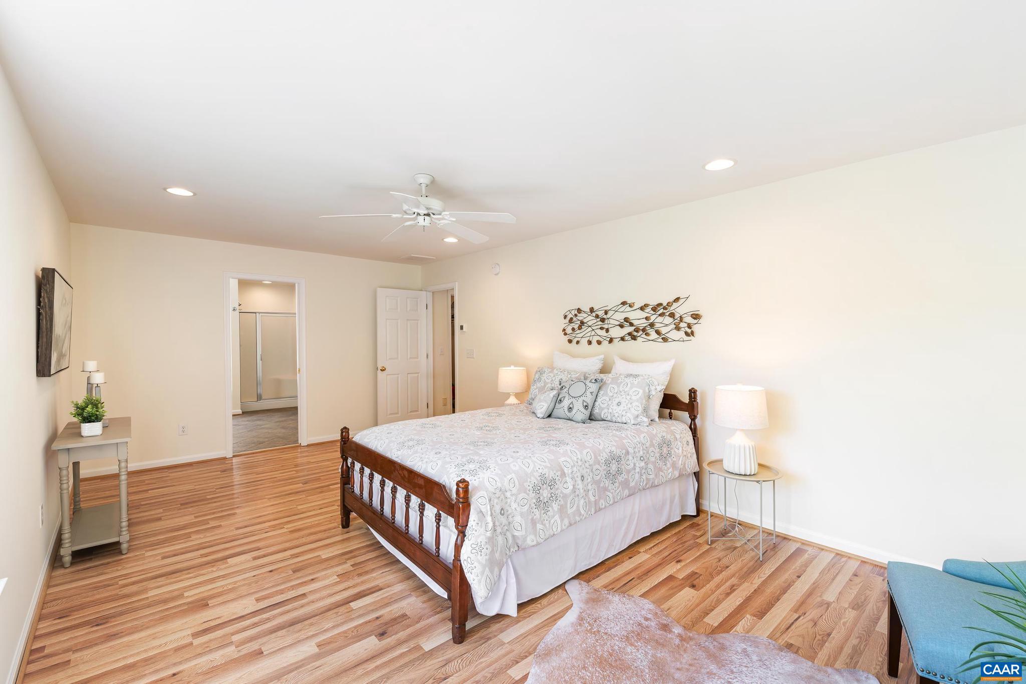 MOSBY MOUNTAIN - Residential