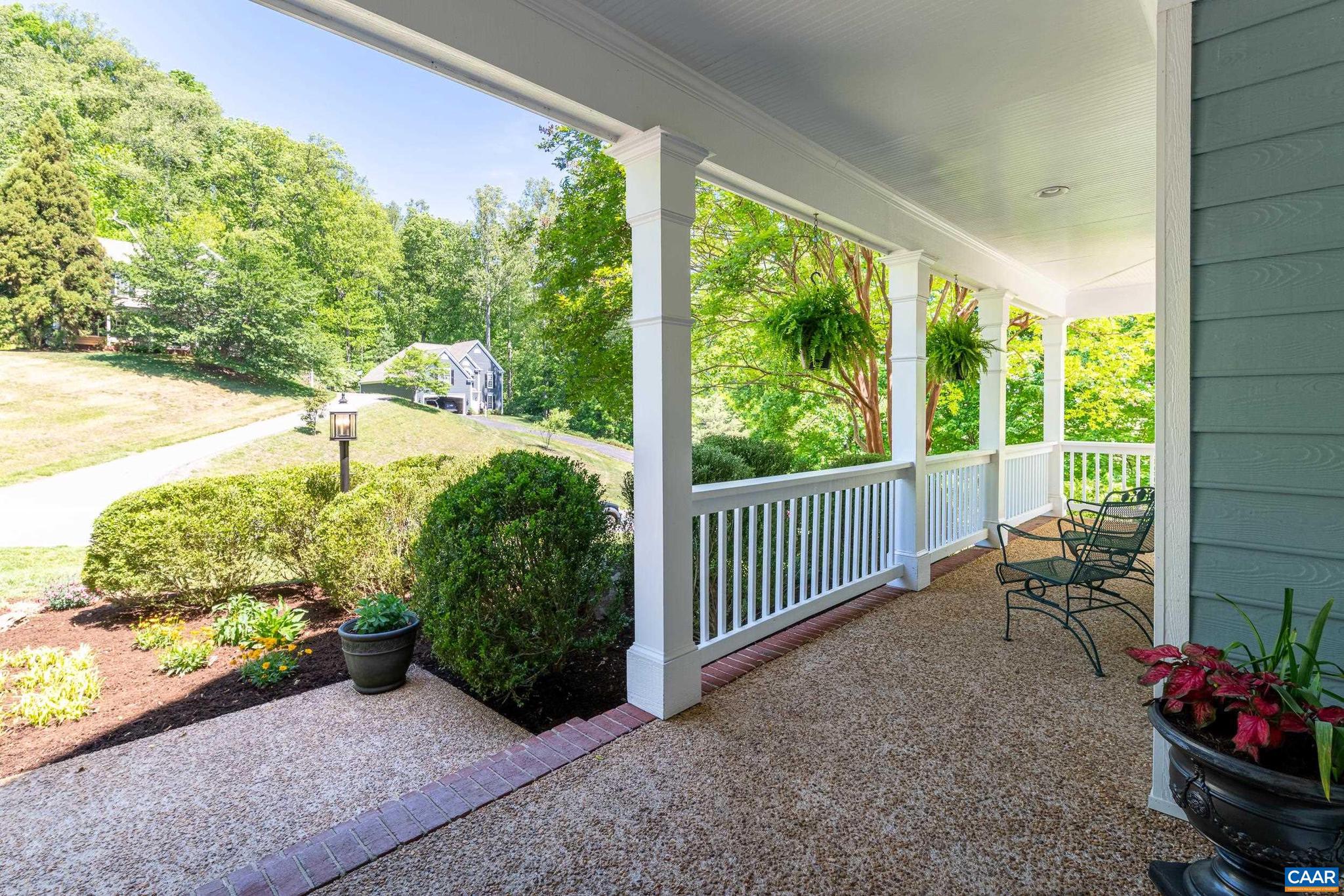 1353 SINGLETON LN