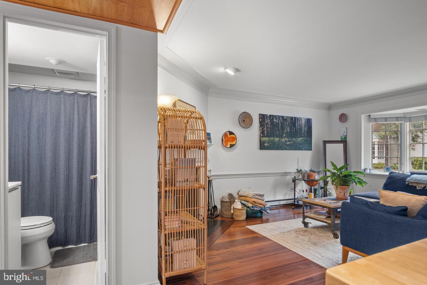 WHALES TAIL - Residential Lease