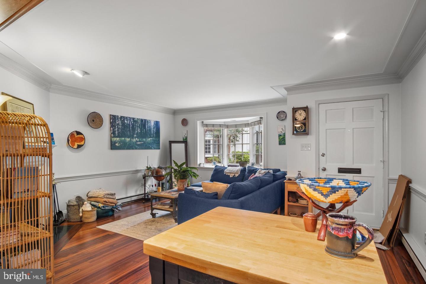 WHALES TAIL - Residential Lease