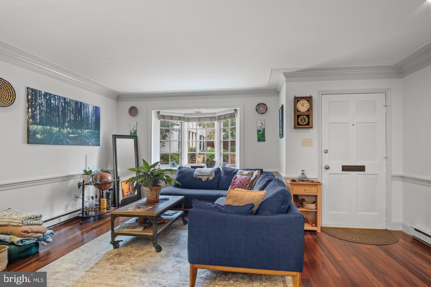 WHALES TAIL - Residential Lease