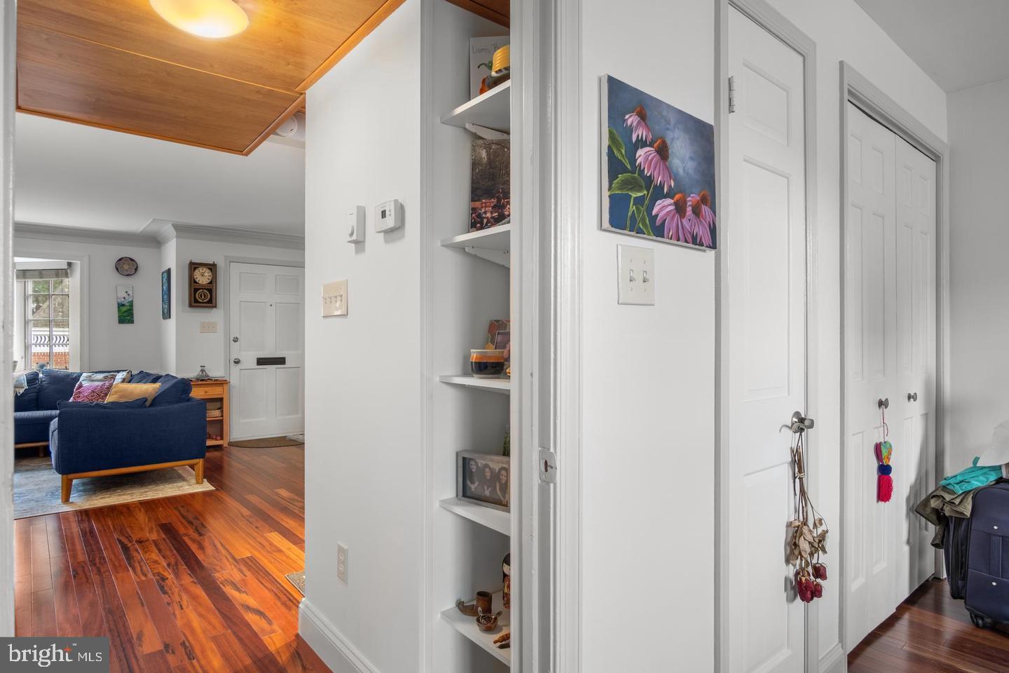 WHALES TAIL - Residential Lease