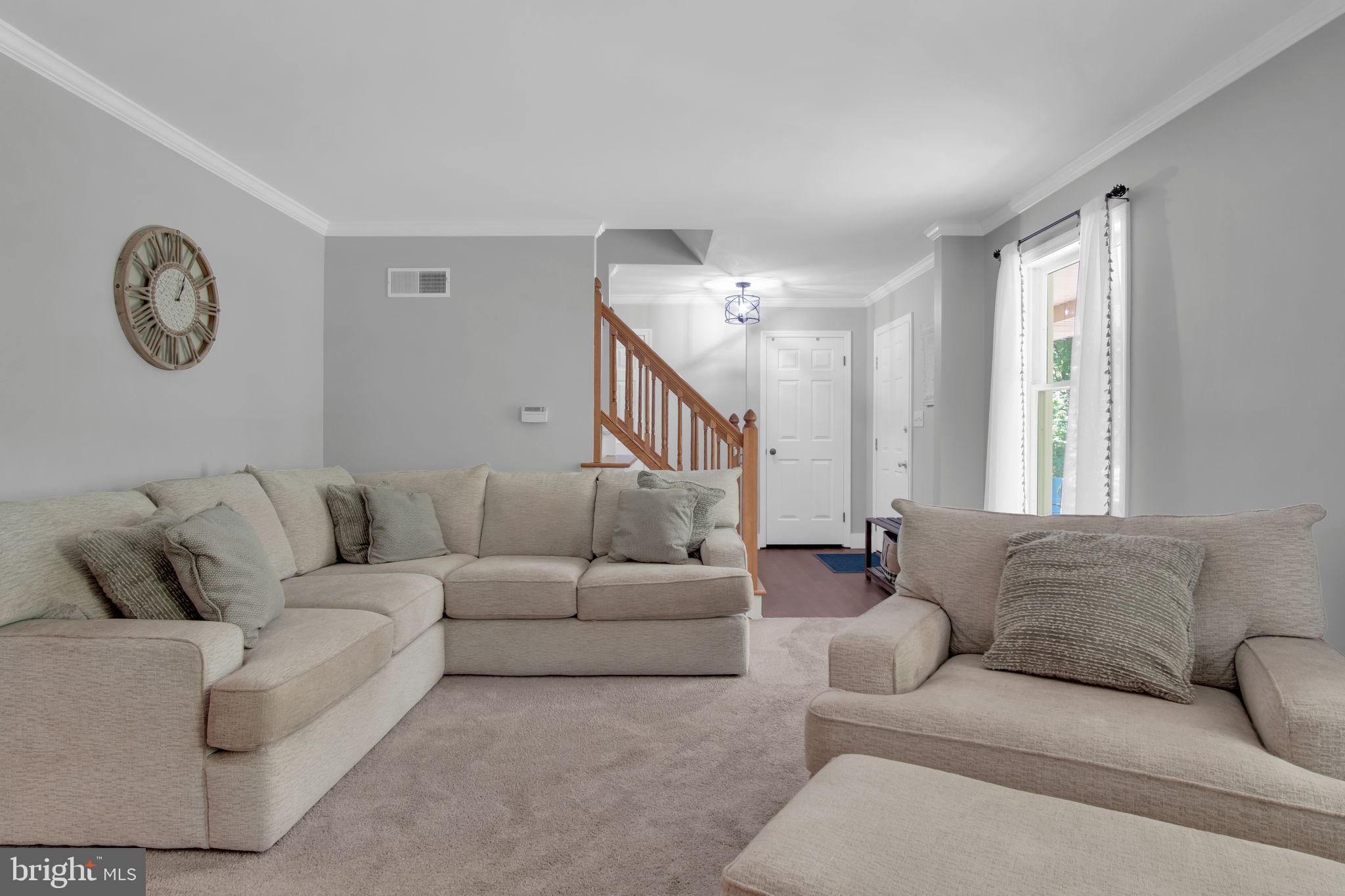580 SPRING LANE
