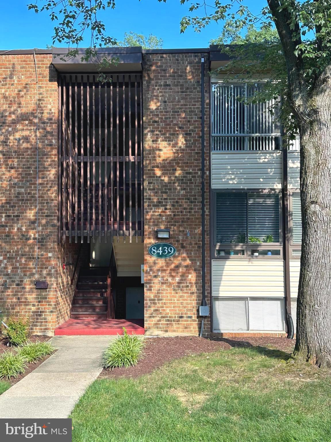 Welcome to Chelsea Woods – an established condo community in the heart of Greenbelt! This spacious 2-bedroom, 1-bath unit offers over 1,070 square feet of living space, perfect for first-time buyers, downsizers, or investors looking for a property with excellent potential. This home is being sold as-is, giving you the opportunity to update and personalize to your taste. Enjoy a bright and functional layout, generous room sizes, and abundant closet space. The open living and dining area flows to a large private balcony – great for relaxing or entertaining.
Located just minutes from Greenbelt Metro, Beltway Plaza, NASA Goddard, and major commuter routes (I-495/I-95), this location is ideal for convenience and connectivity. The annual condo fee of $649 includes water, sewer, trash, exterior building maintenance, and more – making for easy, low-maintenance living. Don’t miss this opportunity to own in a sought-after community at an affordable price! With a little vision and TLC, this condo can truly shine.
📍 Sold Strictly As-Is
🛏 2 Bedrooms | 🛁 1 Full Bath | 📐 Approx. 1,072 Sq Ft
🚗 Parking Included | 🌳 Private Balcony | 💧 Water Included in HOA