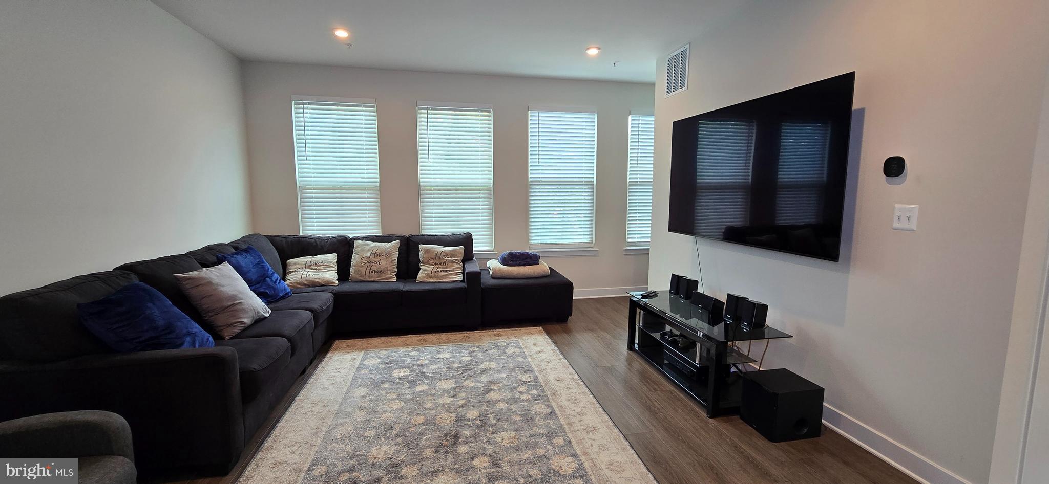 PARKSIDE - Residential Lease