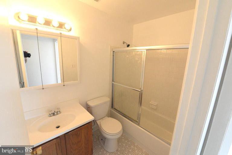 VILLAGE OF OWEN BROWN - Residential Lease