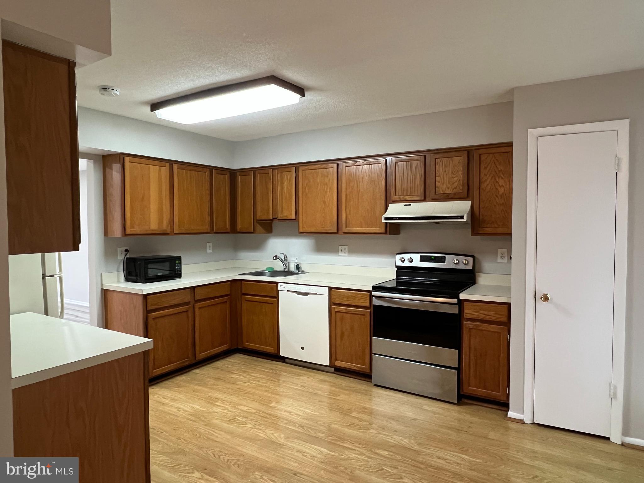 VILLAGE OF OWEN BROWN - Residential Lease