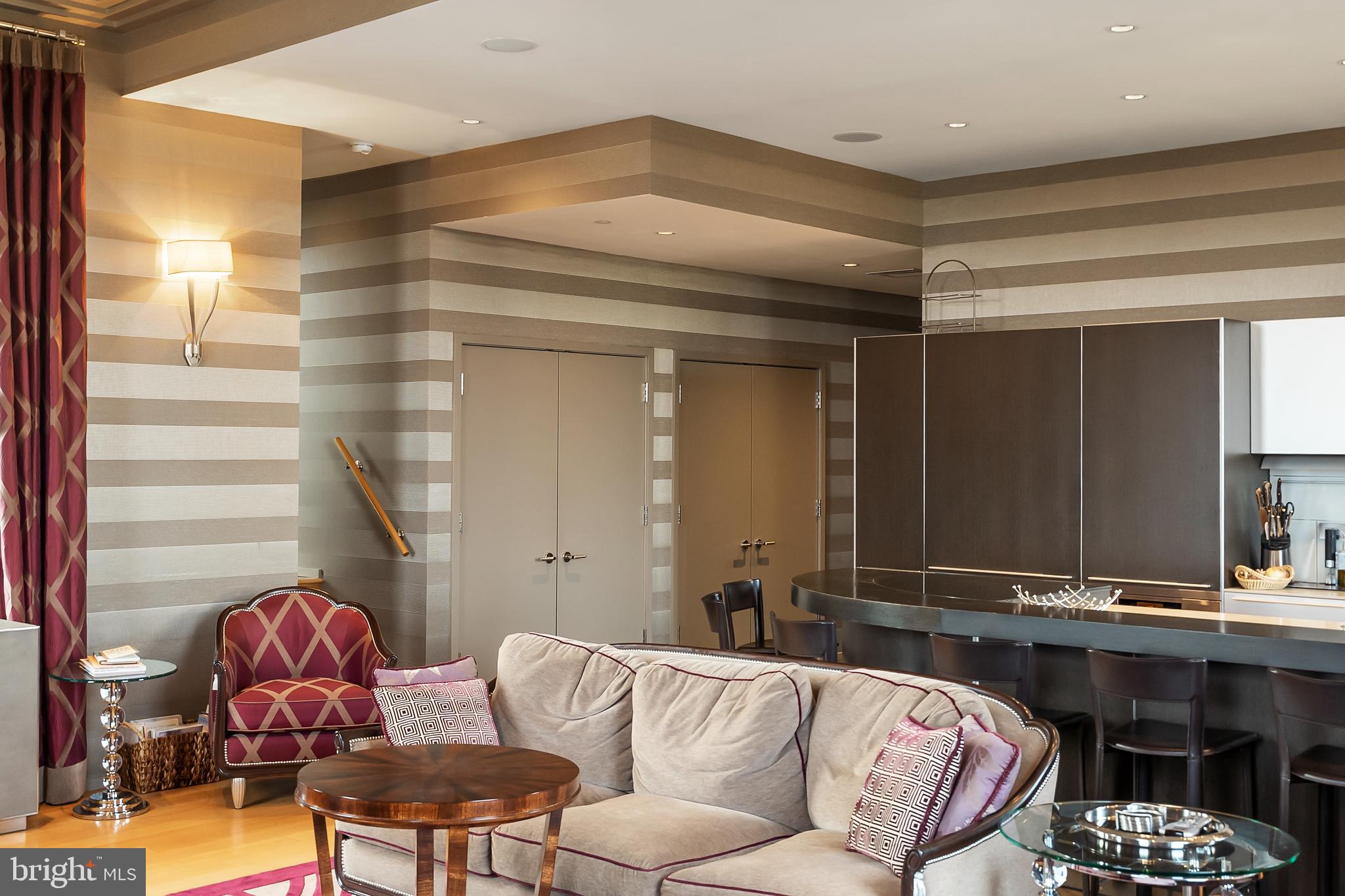 WASHINGTON SQ - Residential