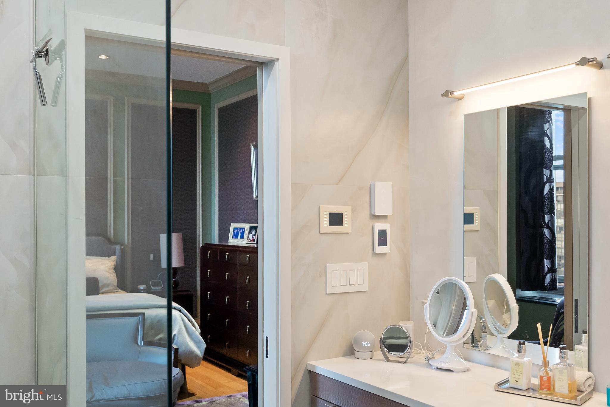 WASHINGTON SQ - Residential