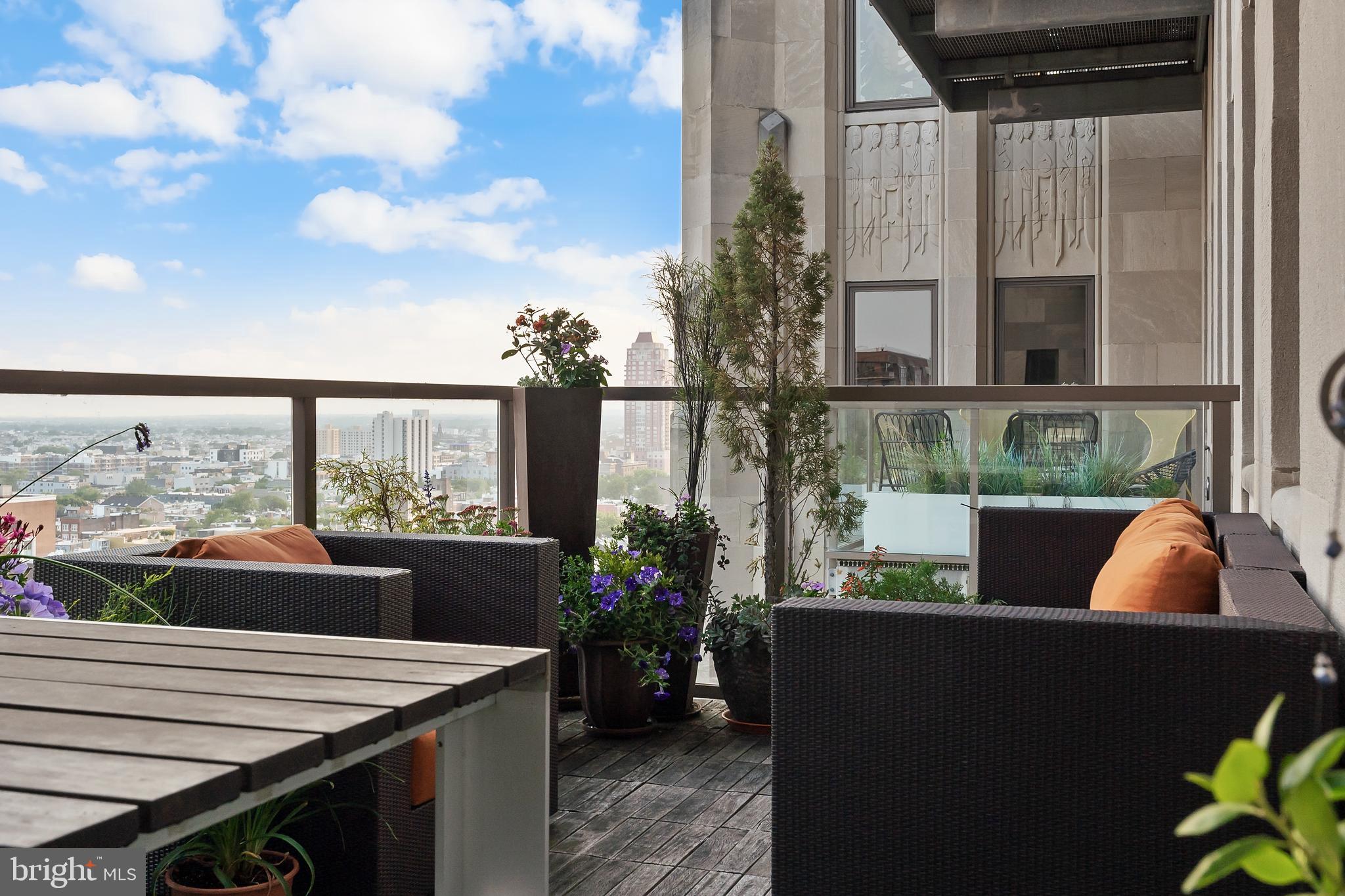 WASHINGTON SQ - Residential