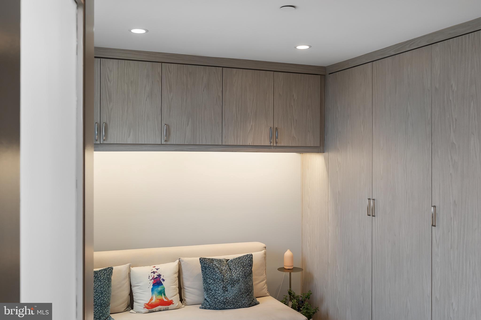 WASHINGTON SQ - Residential