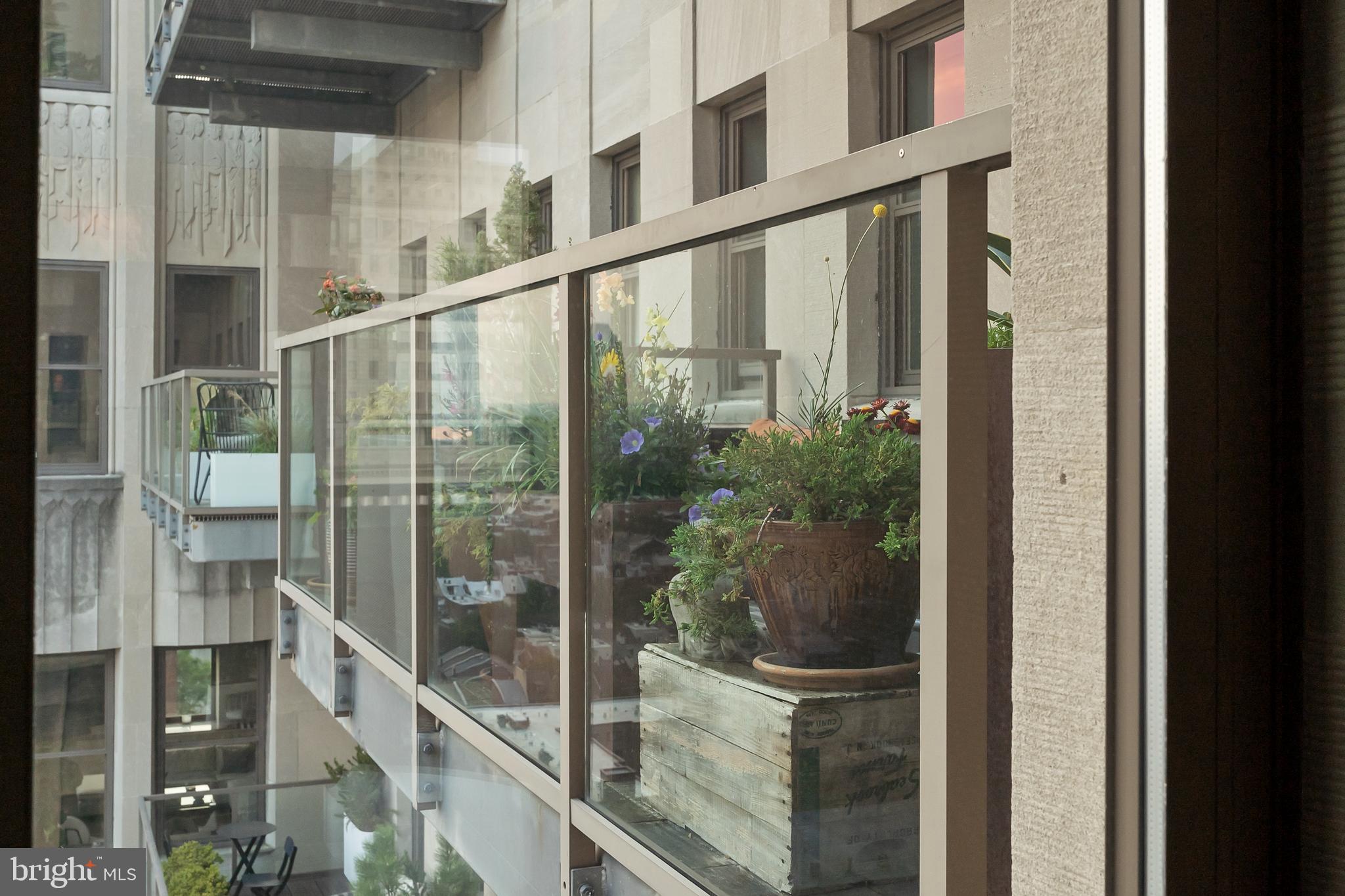 WASHINGTON SQ - Residential