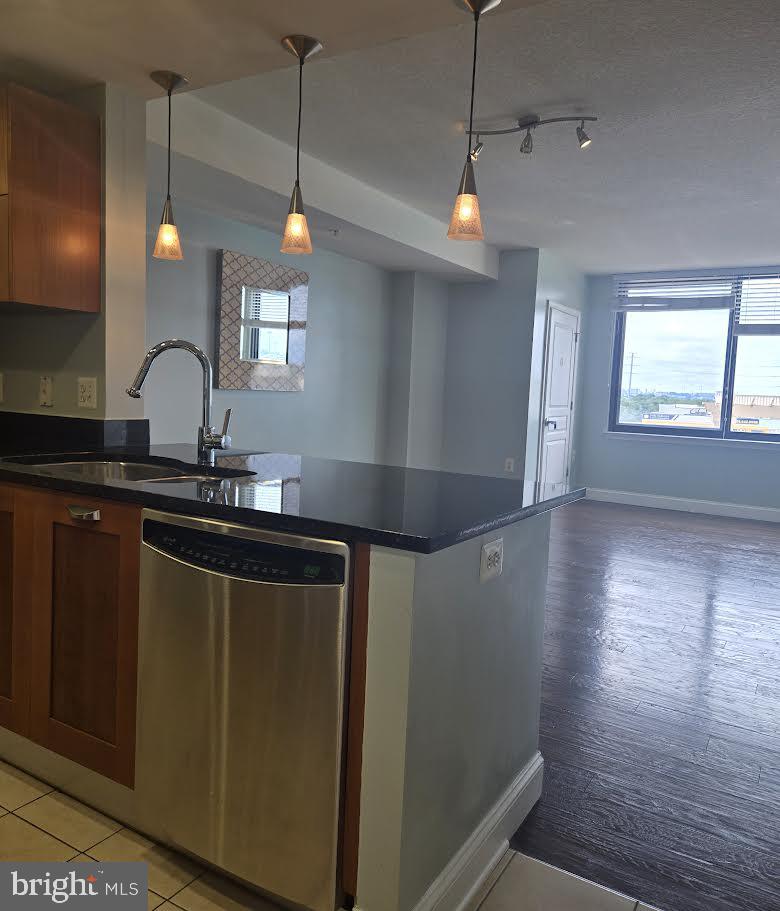 2451 MIDTOWN AVENUE 821