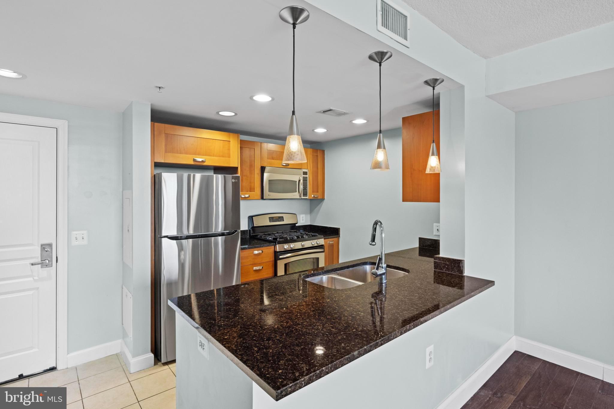 2451 MIDTOWN AVENUE 821