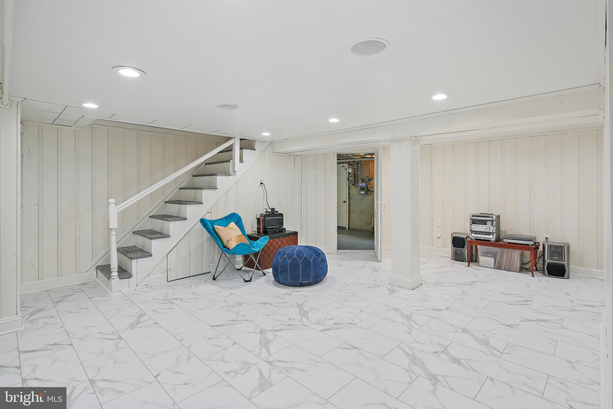 WEST HILLS - Residential