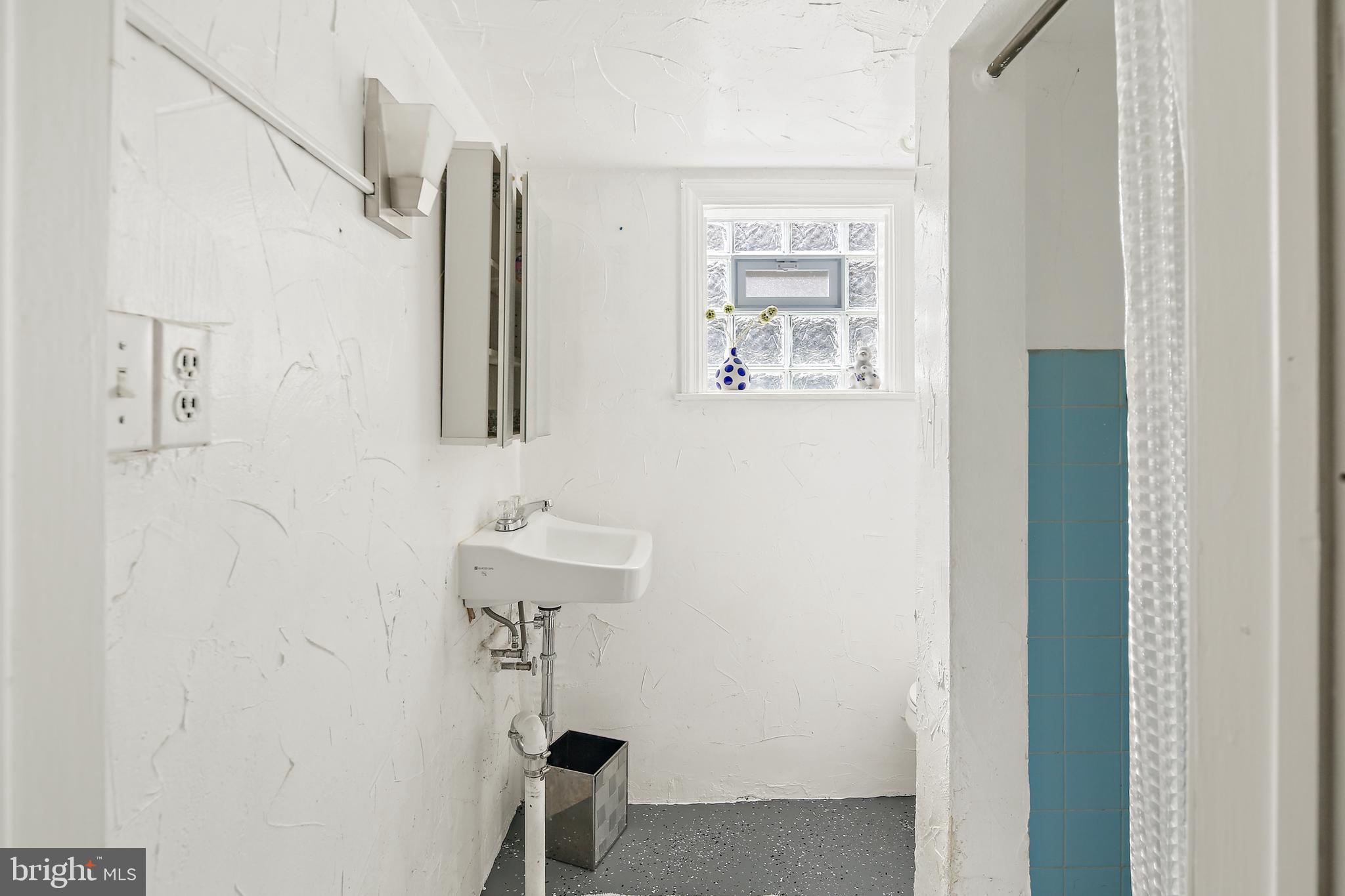 WEST HILLS - Residential