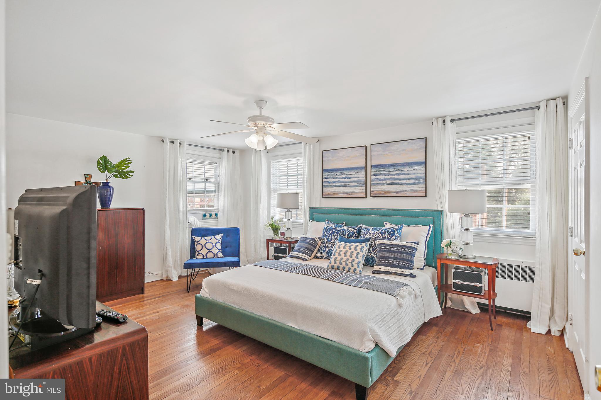 WEST HILLS - Residential