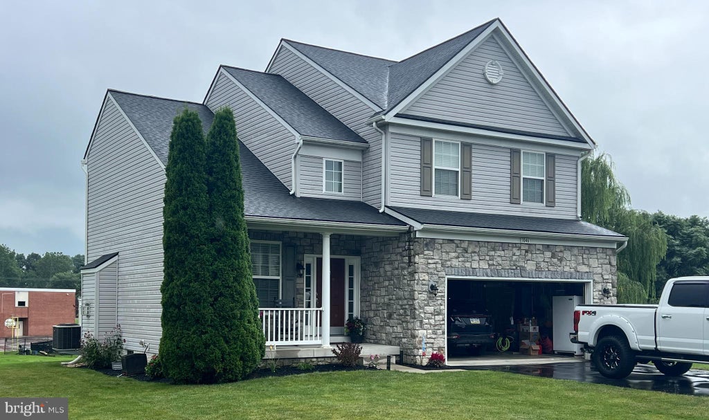 Photo of 1046 Alandale Dr, CHAMBERSBURG, PA 17202 (MLS # PAFL2036588)