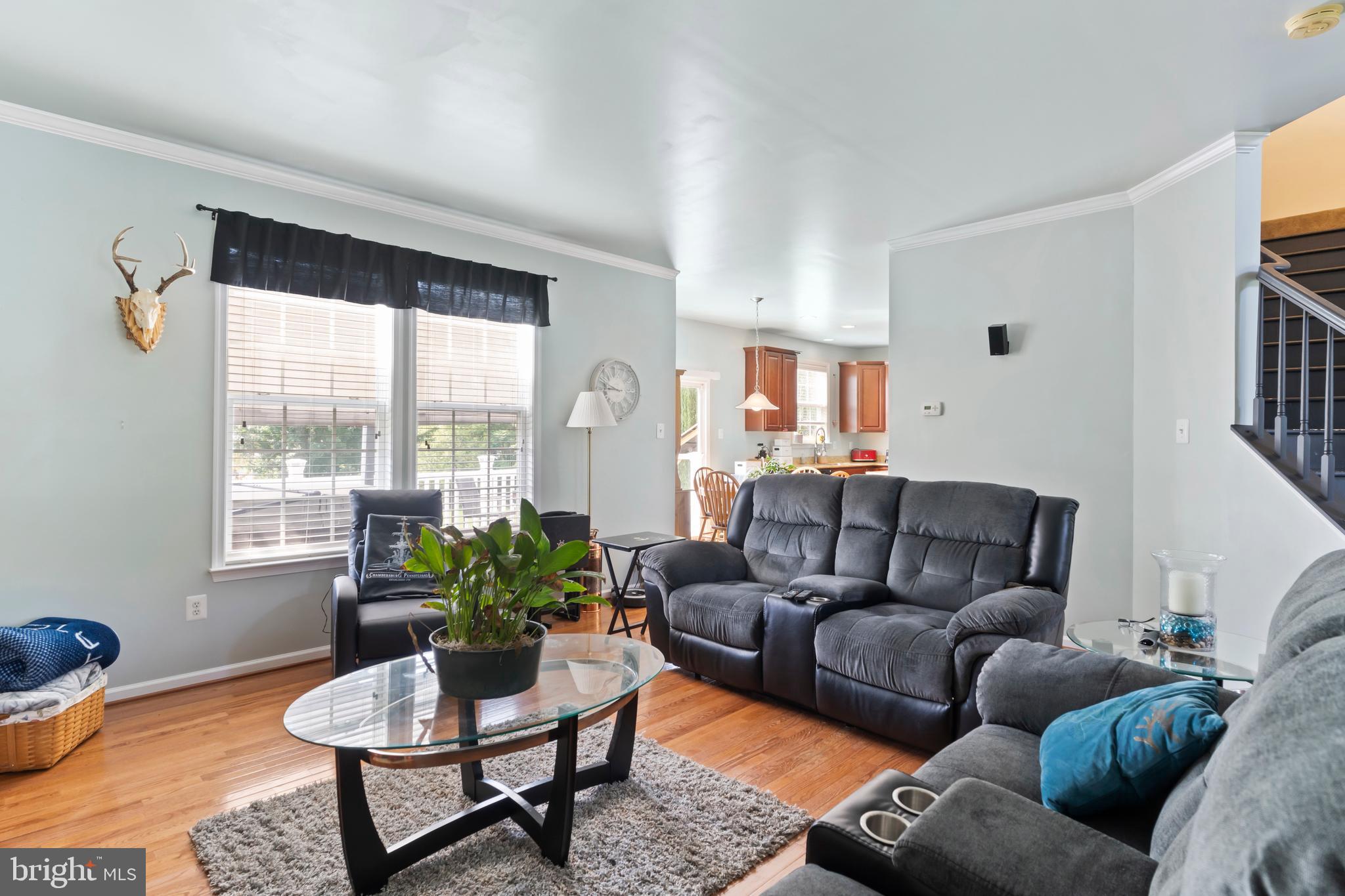1046 ALANDALE DRIVE