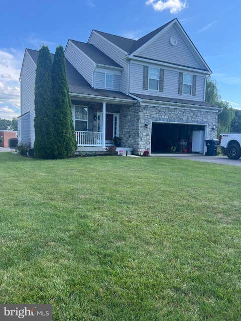 Homes For Sale - 1046 Alandale Drive Dr<br/> Franklin County, CHAMBERSBURG, PA 17202