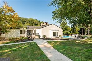 147 W KENILWORTH CIRCLE