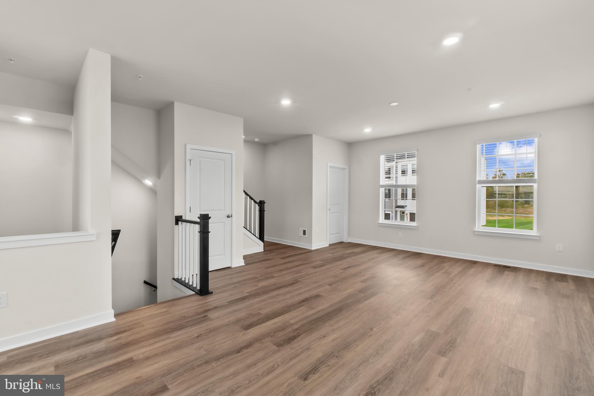 PINEGROVE - Residential