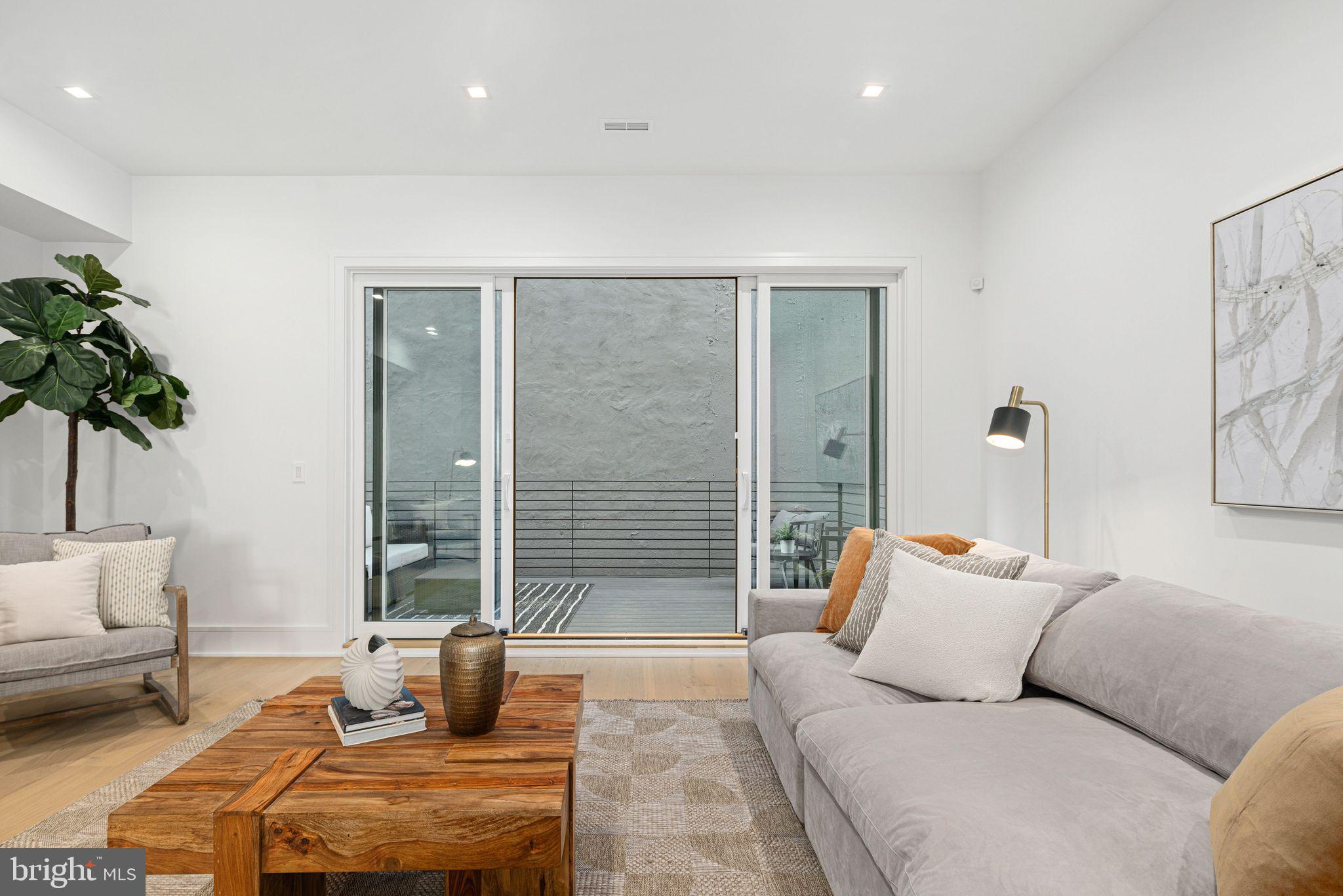 WASHINGTON SQ WEST - Residential