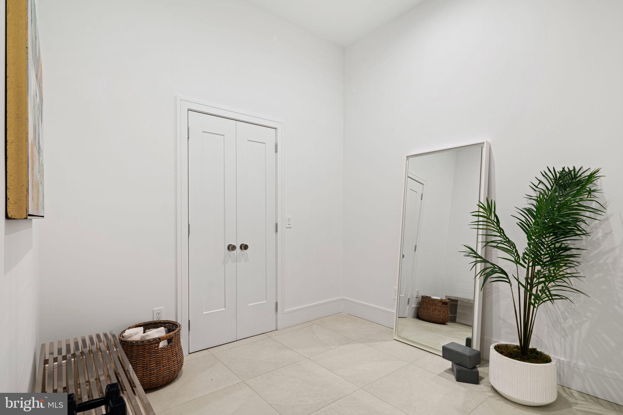 WASHINGTON SQ WEST - Residential