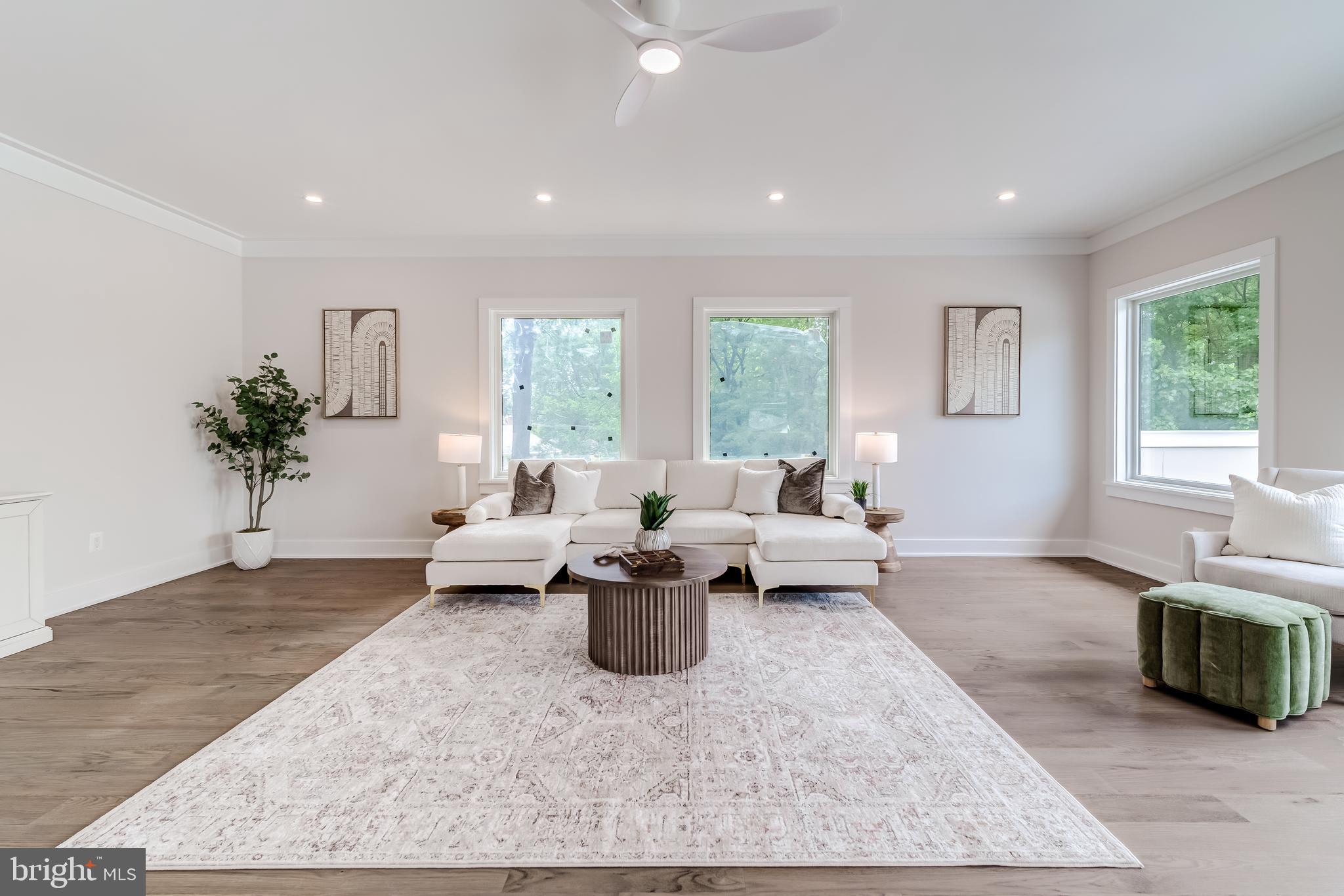 VIENNA WOODS - Residential