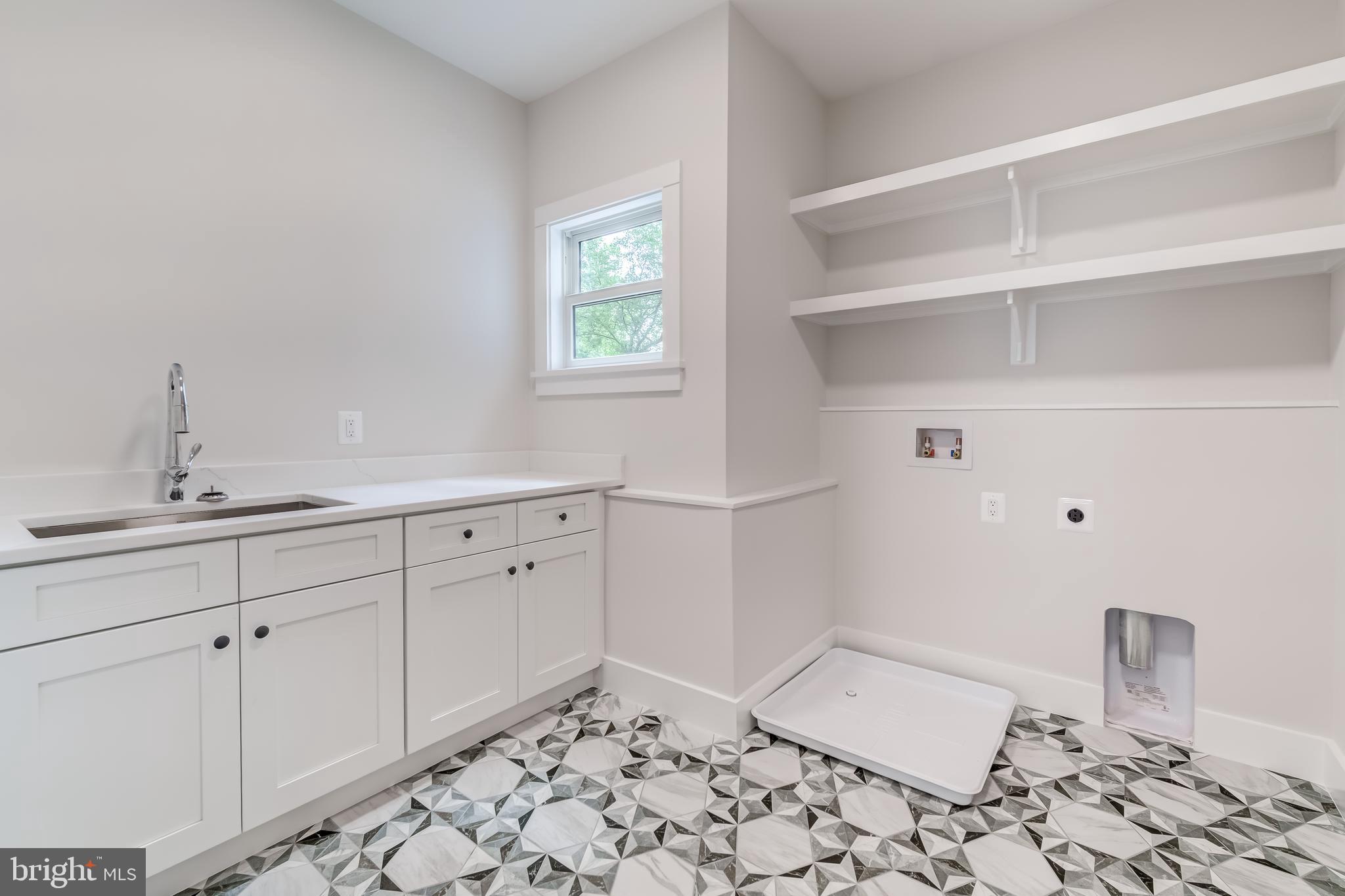 VIENNA WOODS - Residential