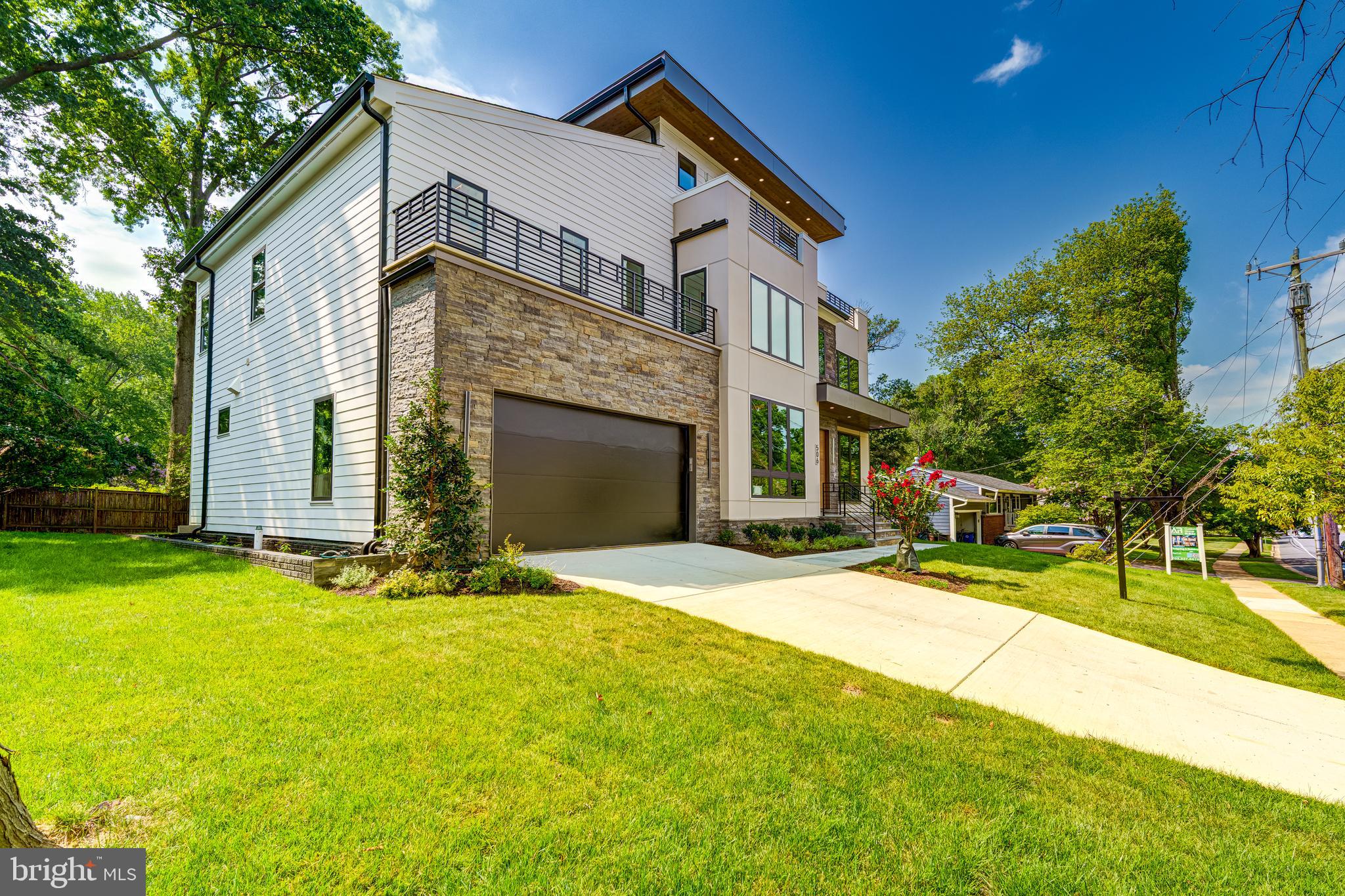 VIENNA WOODS - Residential