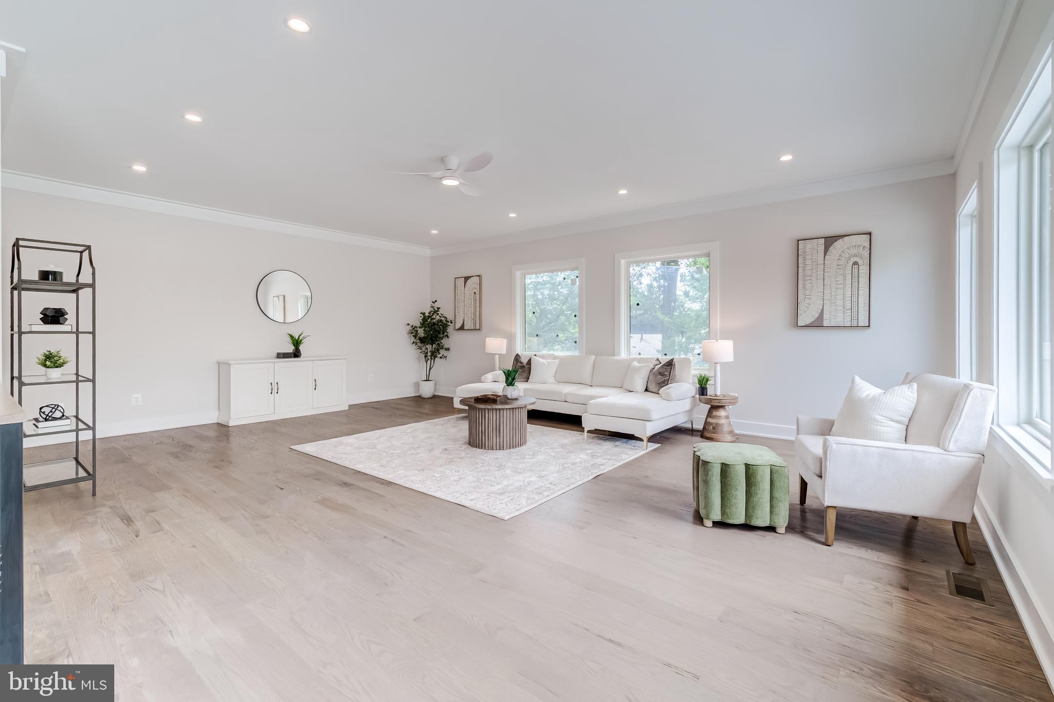 VIENNA WOODS - Residential