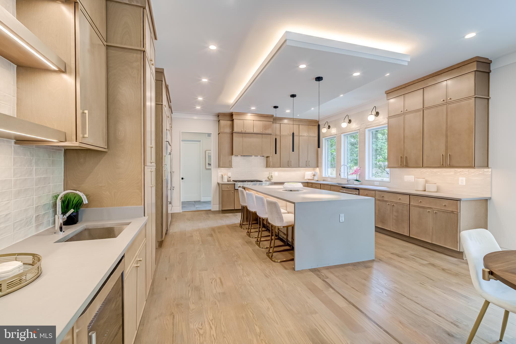 VIENNA WOODS - Residential