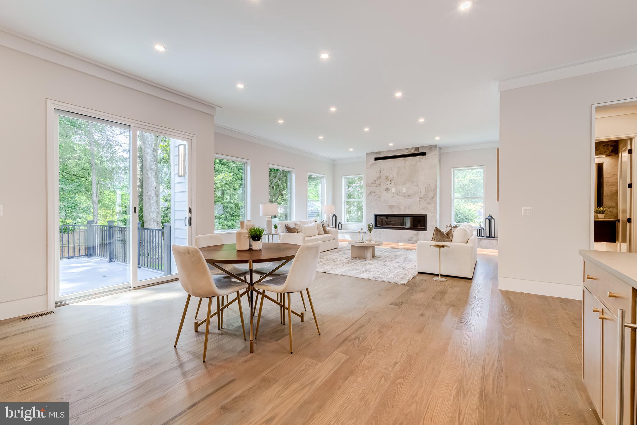 VIENNA WOODS - Residential