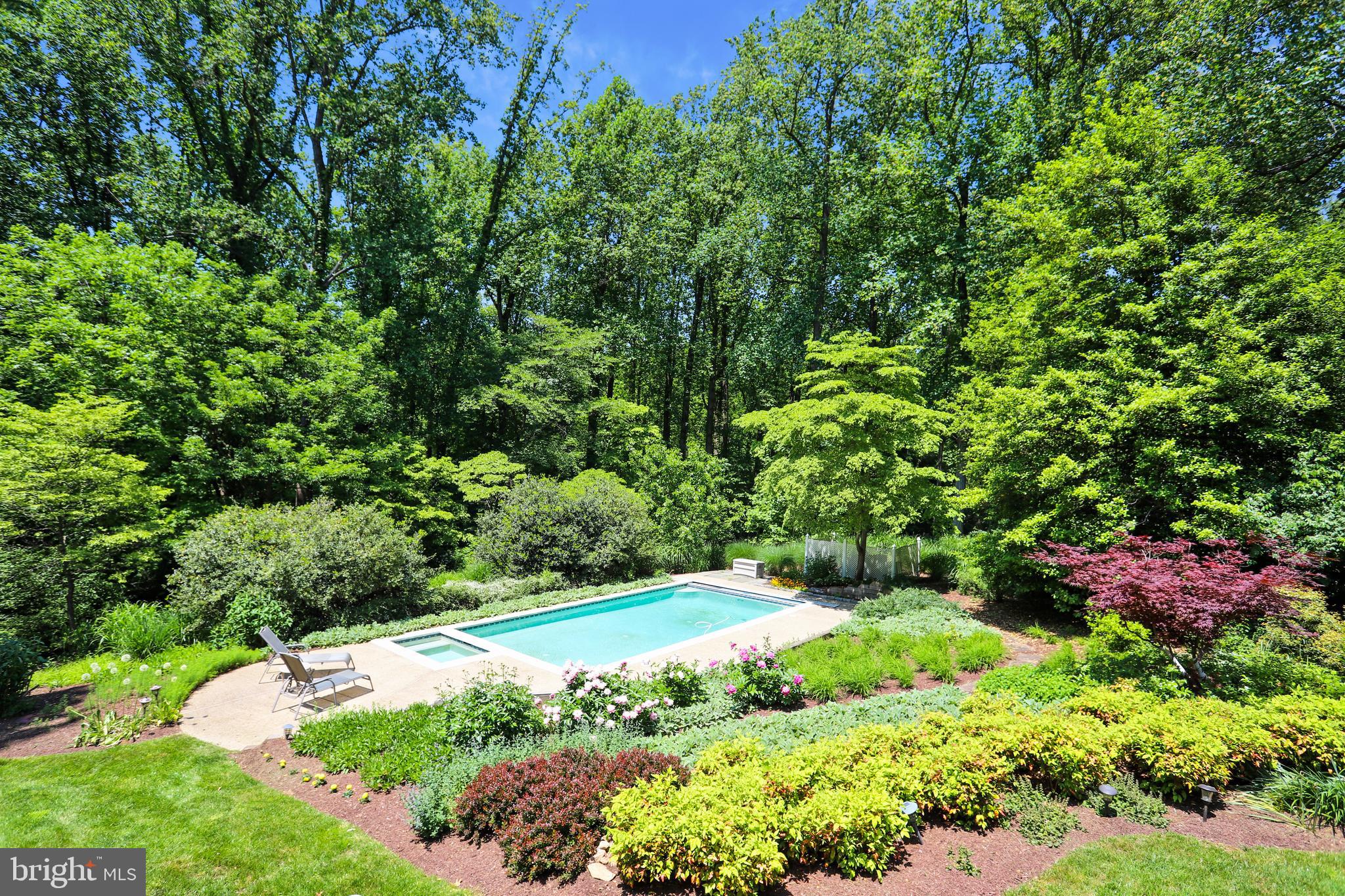 POTOMAC OUTSIDE - Residential