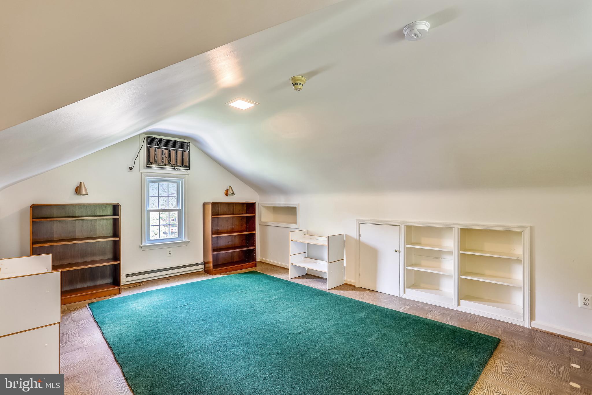 POTOMAC OUTSIDE - Residential