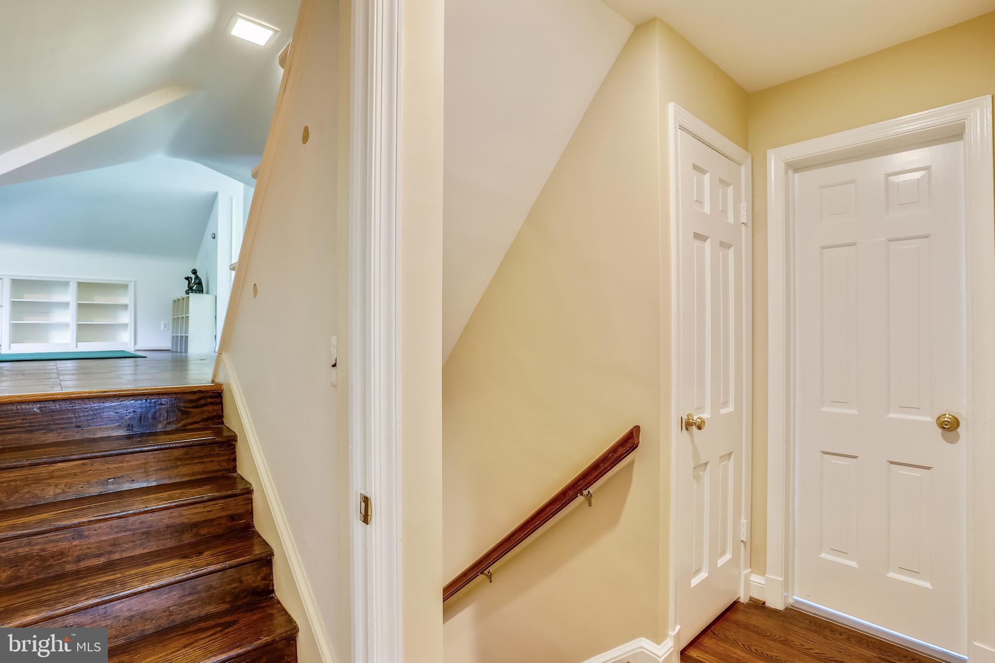 POTOMAC OUTSIDE - Residential