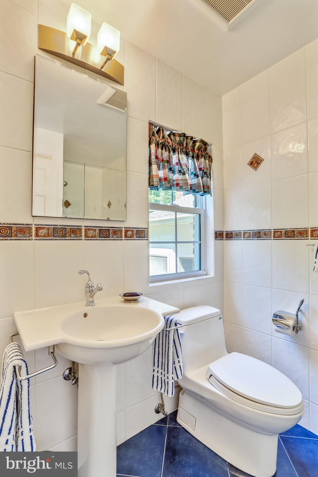 POTOMAC OUTSIDE - Residential