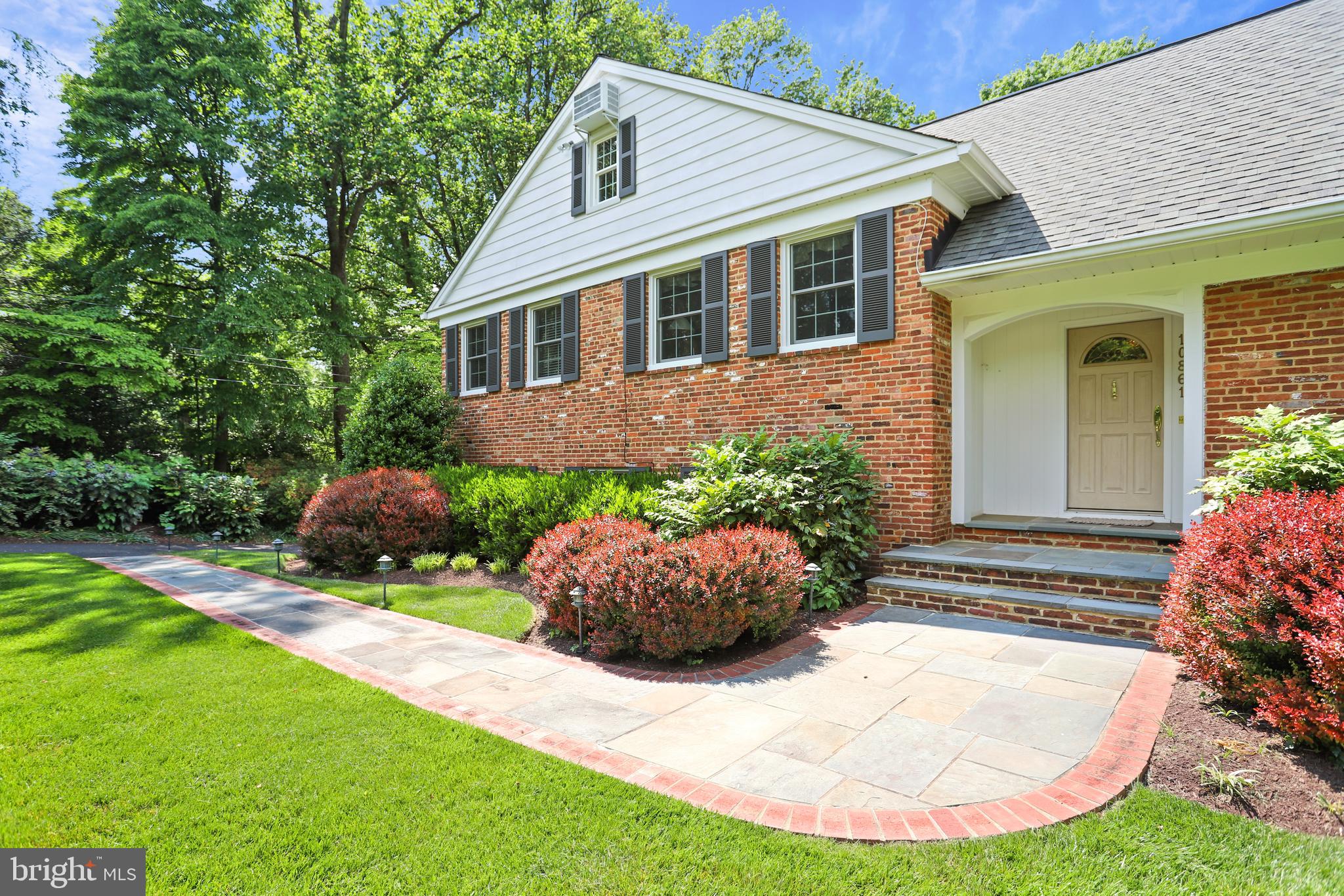 POTOMAC OUTSIDE - Residential