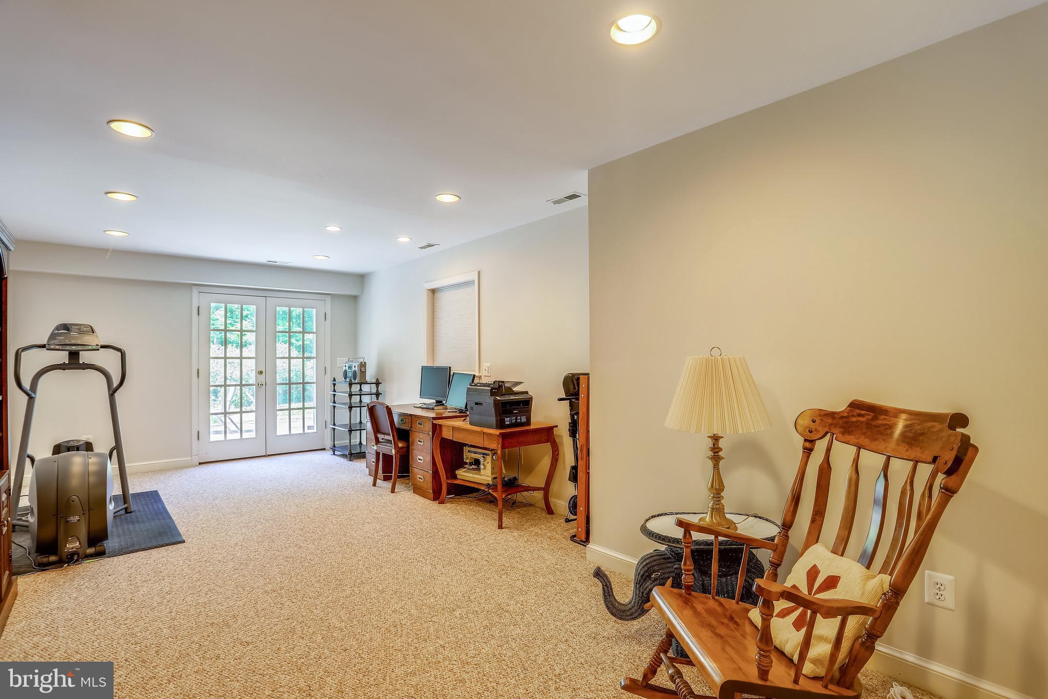 POTOMAC OUTSIDE - Residential