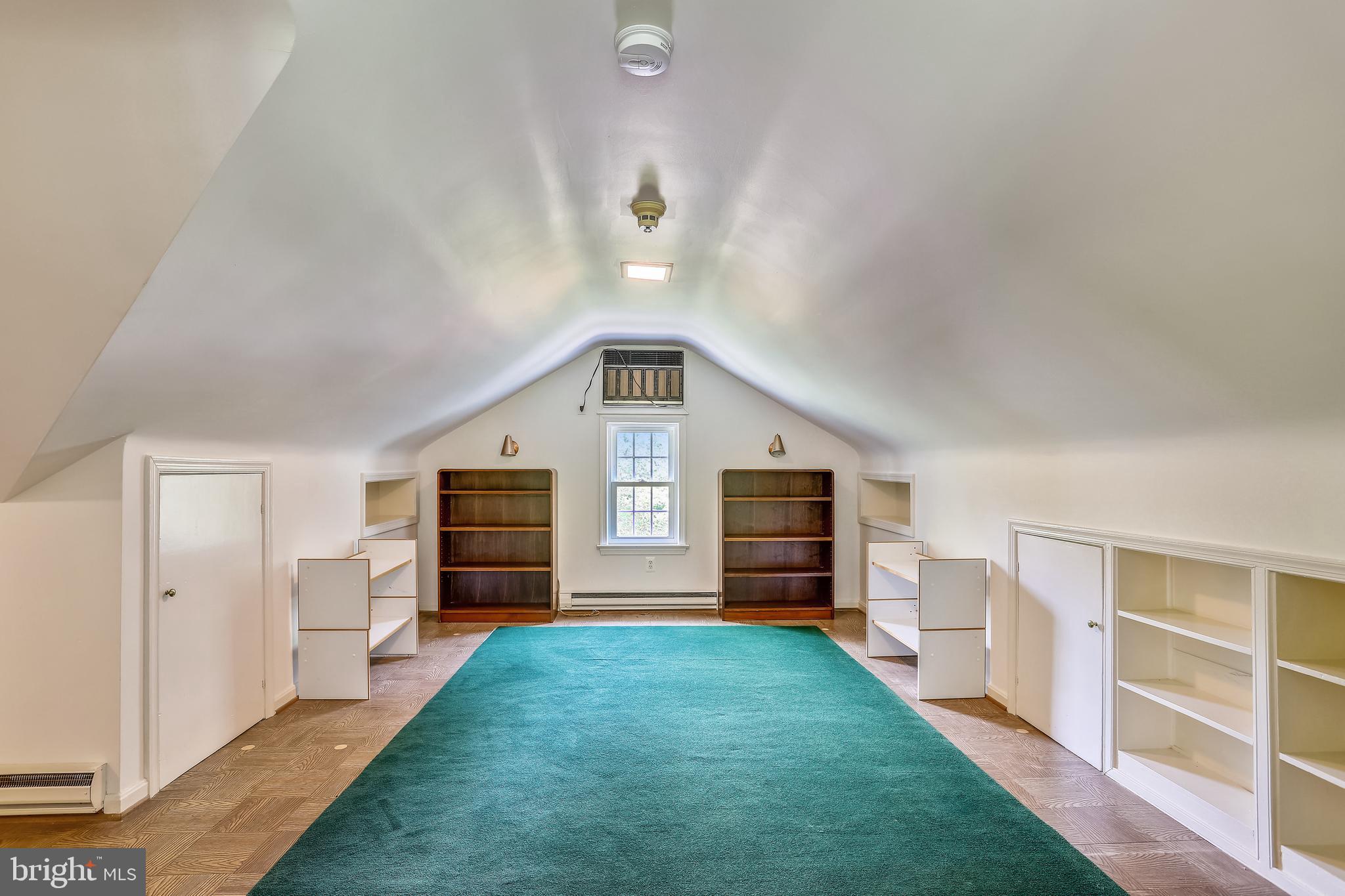 POTOMAC OUTSIDE - Residential