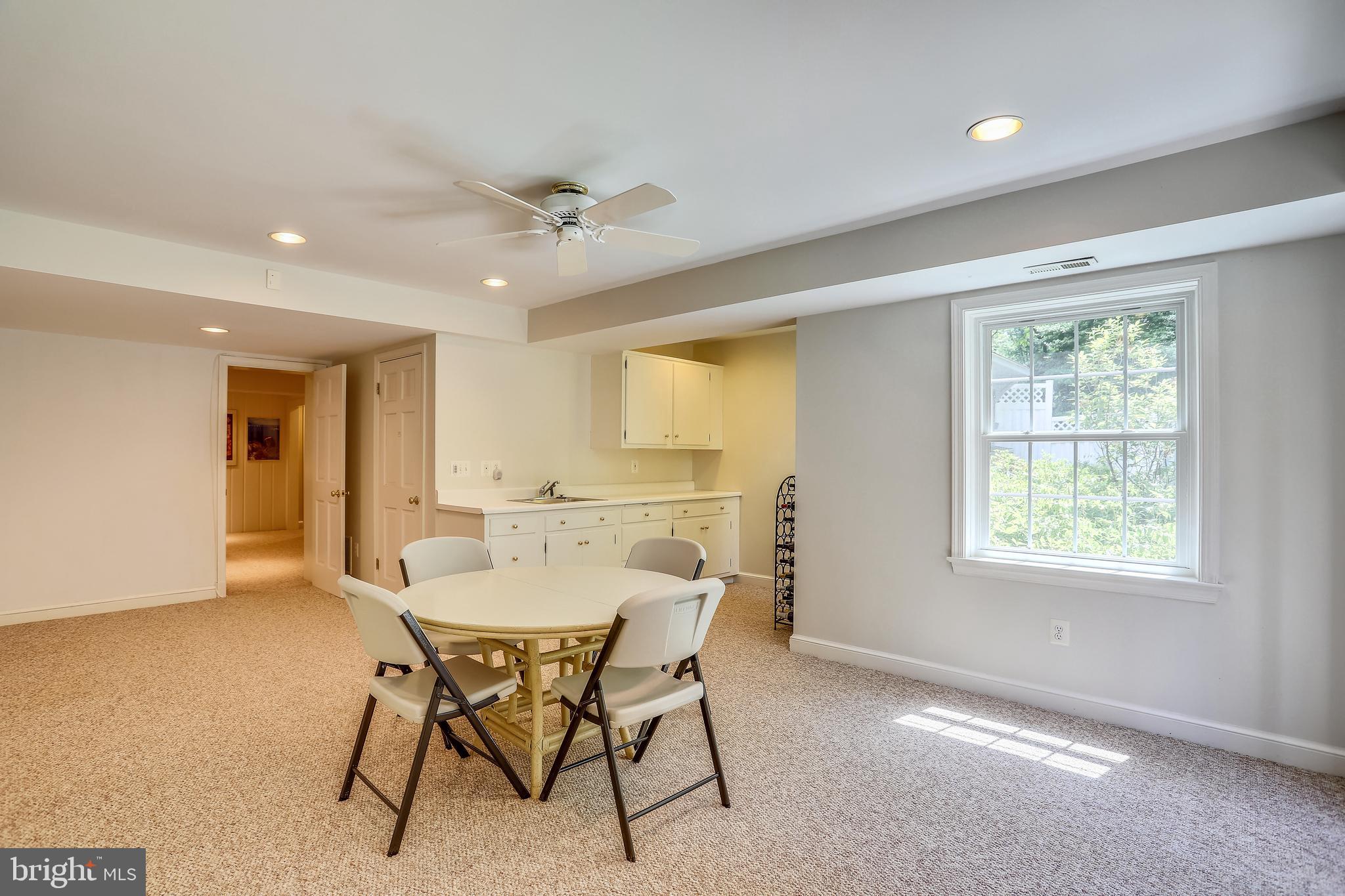 POTOMAC OUTSIDE - Residential